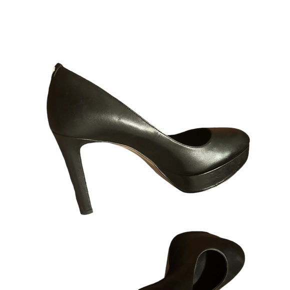 MICHAEL Michael Kors Black Leather Closed Toe Platform Pump Heels-Size 7 - Picture 8 of 10